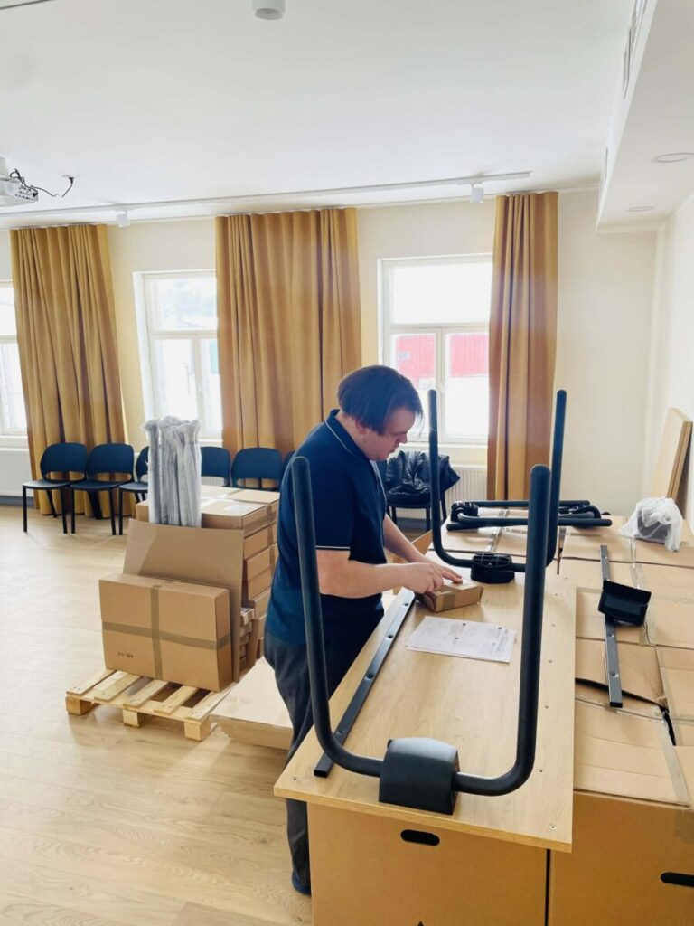 007be3d5 bfc8 4e8d 8a3d 0f5a55b43dec