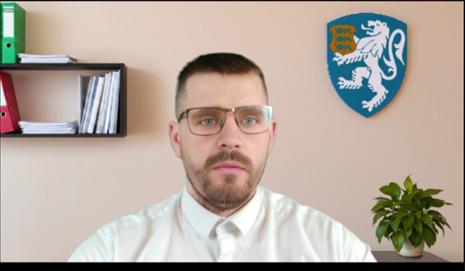 Politseinikuna esinev kelm